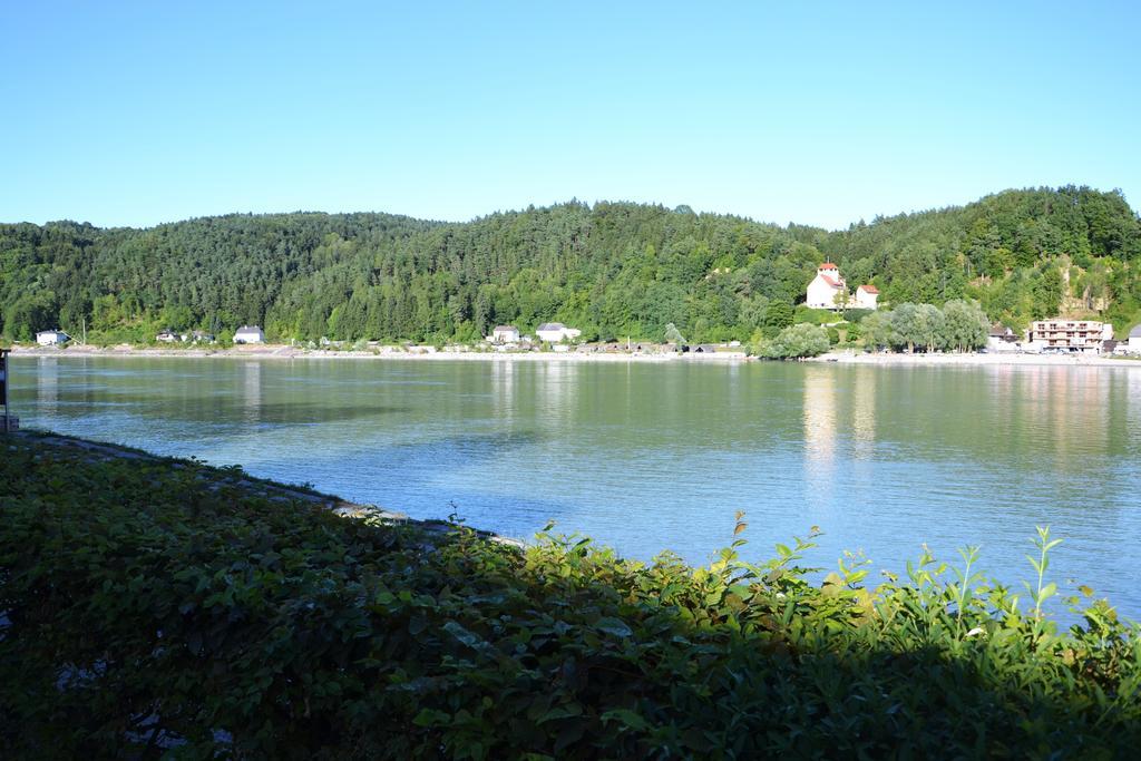 Aschacher Hof Hotel Aschach an der Donau Esterno foto